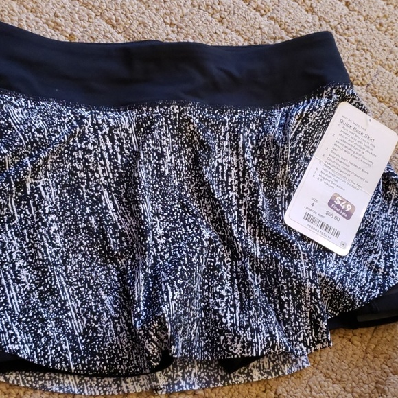 lululemon athletica Dresses & Skirts - Quick pace skirt